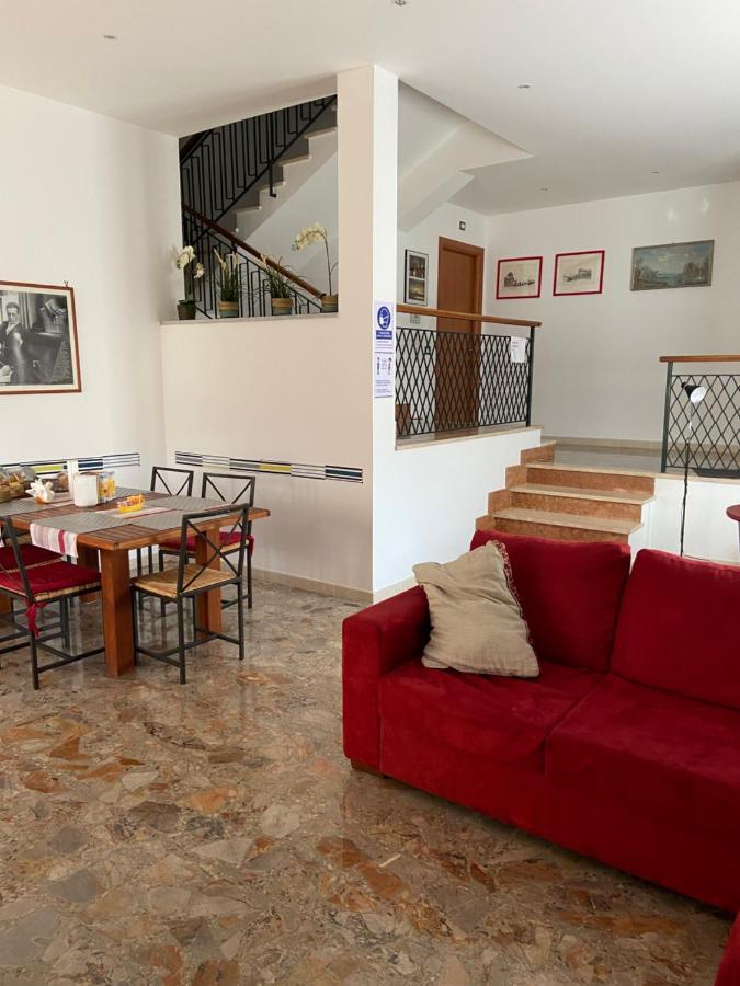 Villa Alma 피우미치노 외부 사진